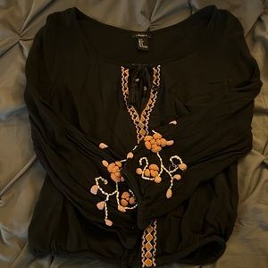 Black cropped flower embroidered top